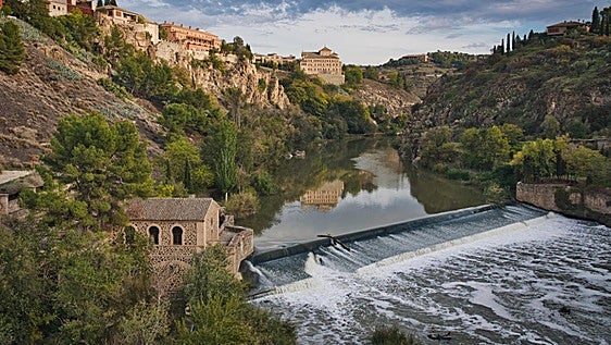 El río Tajo a su paso por Toledo contiene niveles de bacterias fecales 40 veces superior al máximo permitido para el baño