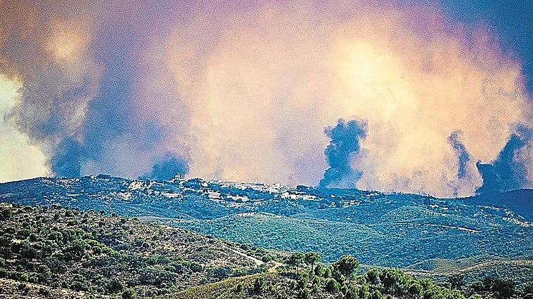 Radiografía de un monstruo: Huelva reinventa las reglas de los incendios