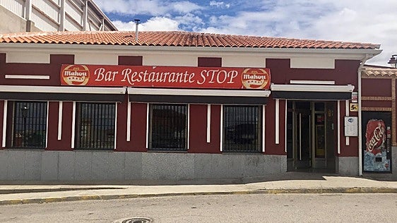 El bar de un pequeño pueblo de Toledo, único punto de cobertura móvil durante casi un mes