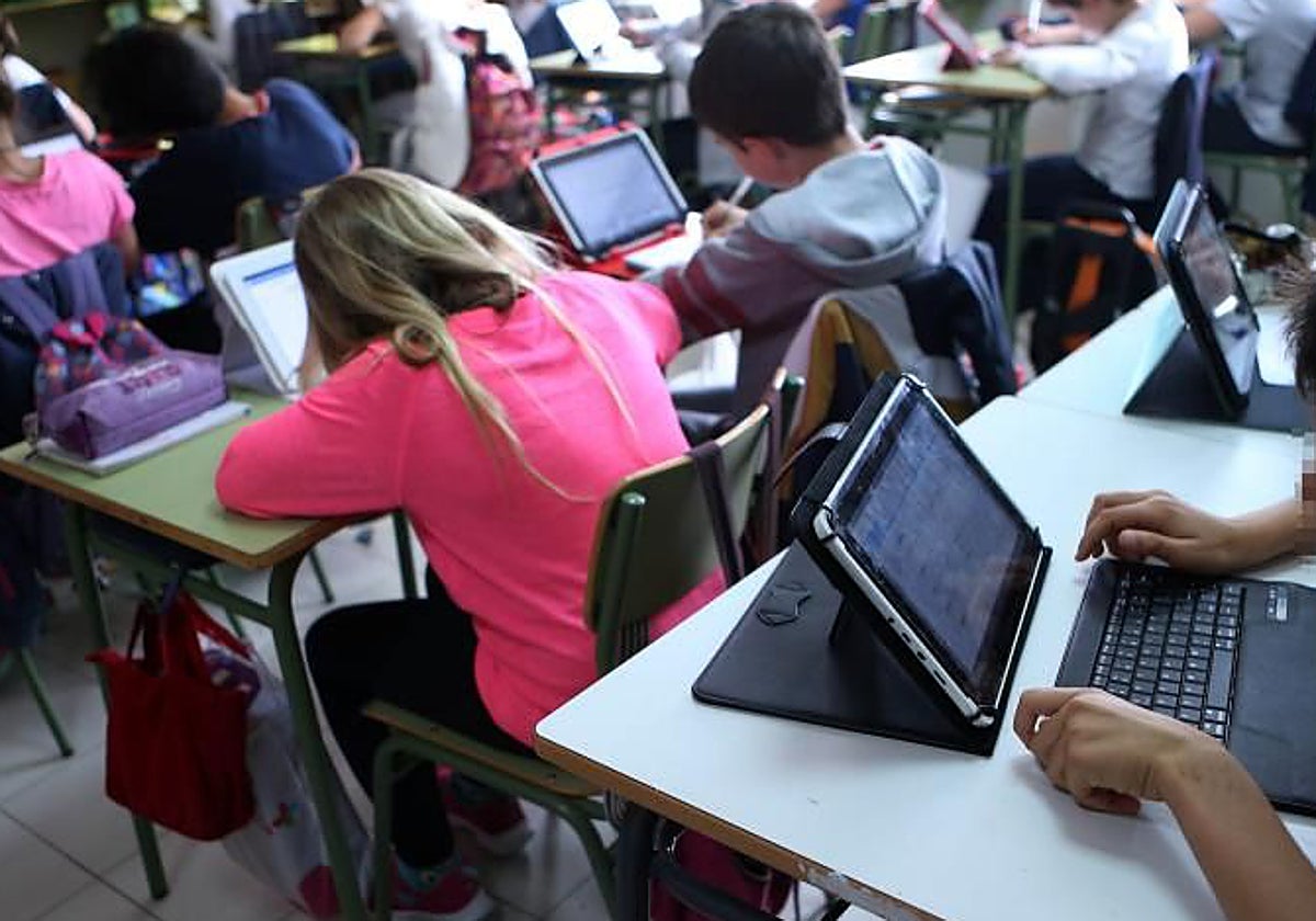 Orange participará en dos proyectos de robótica educativa en España