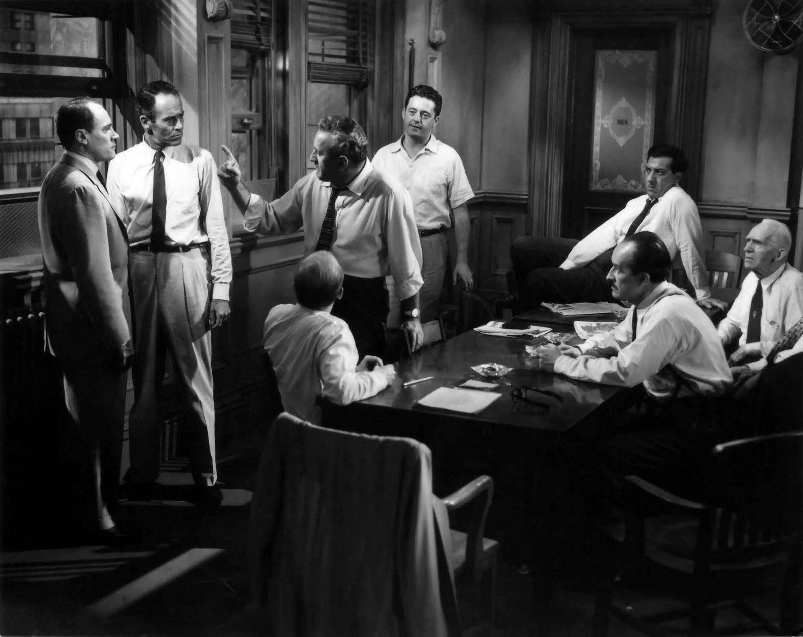Escena de 'Doce hombres sin piedad', protagonizada por Henry Fonda.