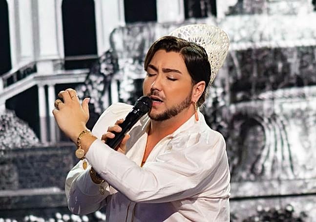 Roberto Aragón interpreta 'Romance de la reina Mercedes' en 'La bien cantá'.