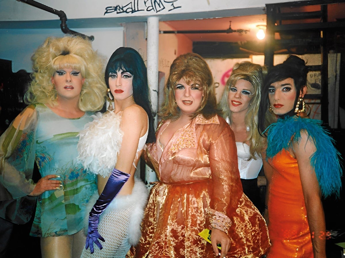 Lady Bunny, Misstress Formika, Sweetie, Anna Conda and Tabboo en el camerino de The Pyramid Club en 1992.