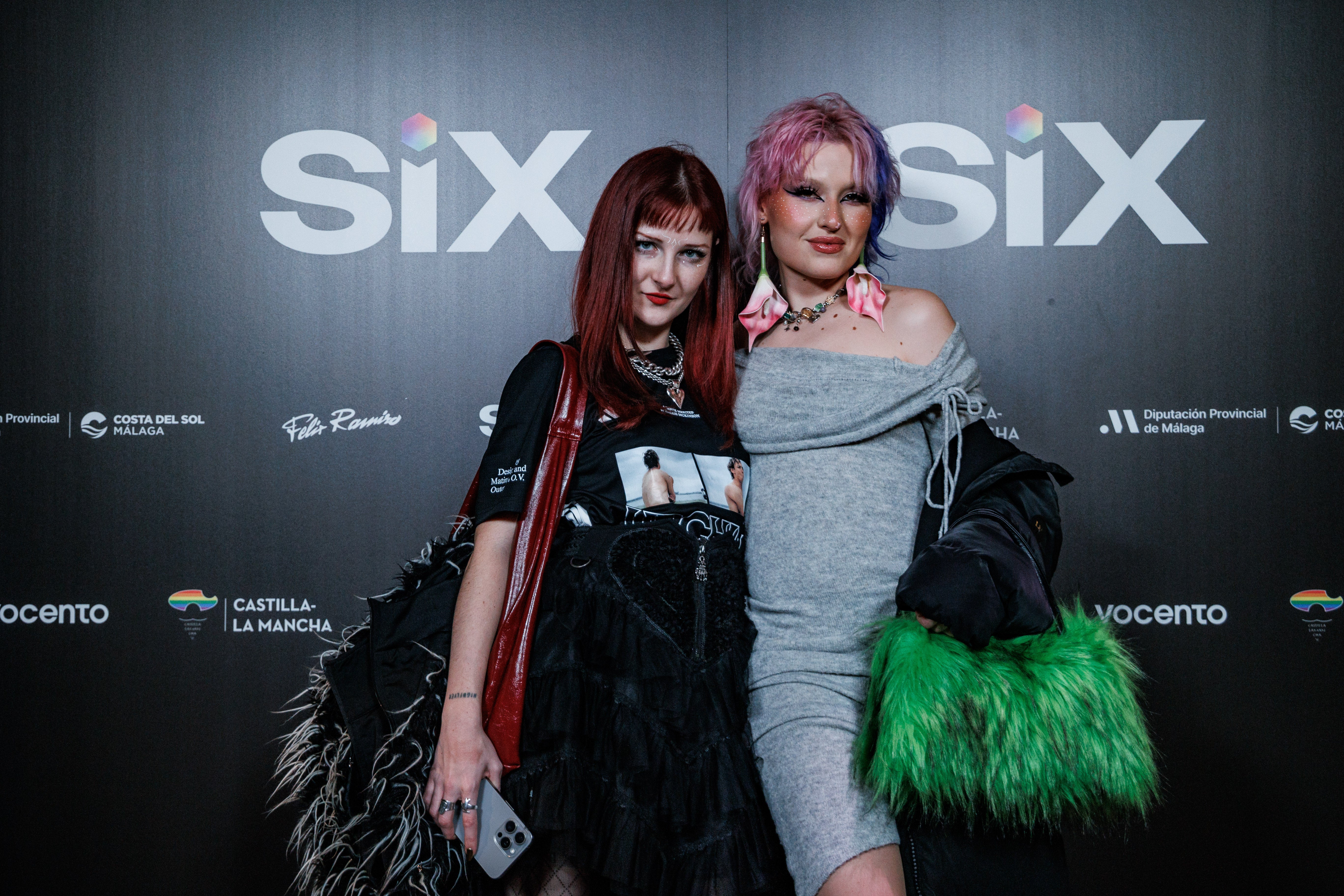 Las cantantes Sofía Coll y Julieta.