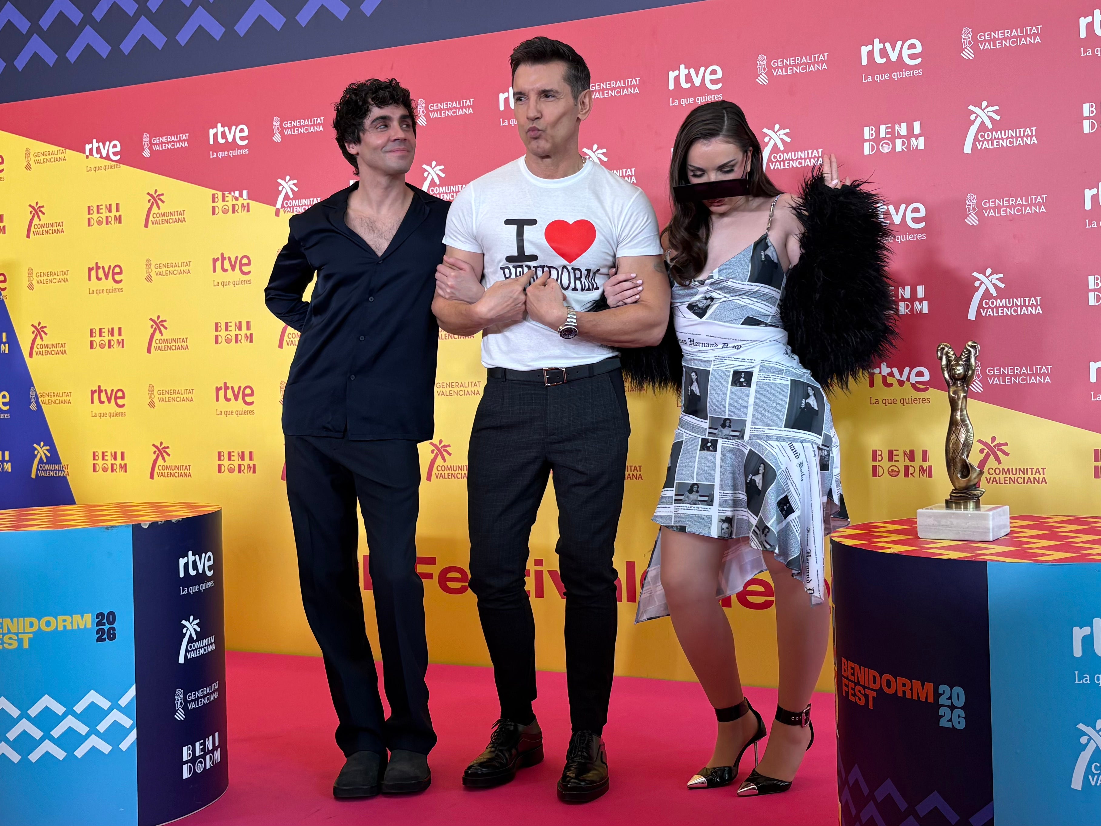 Jesús Vázquez se convierte en el «típico turista» junto a una Inés Hernand «censurada»