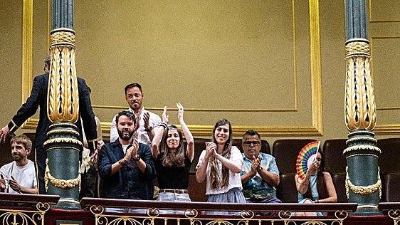 La Federación Estatal LGTBI+ celebra la aprobación de la ley que tipifica como delito las prácticas de conversión