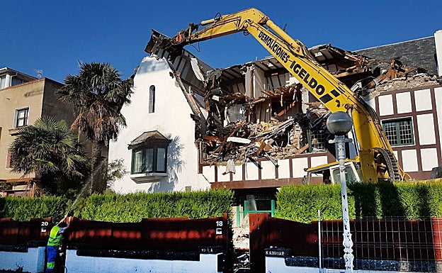 Villa marinera destruida en San Sebastián. 