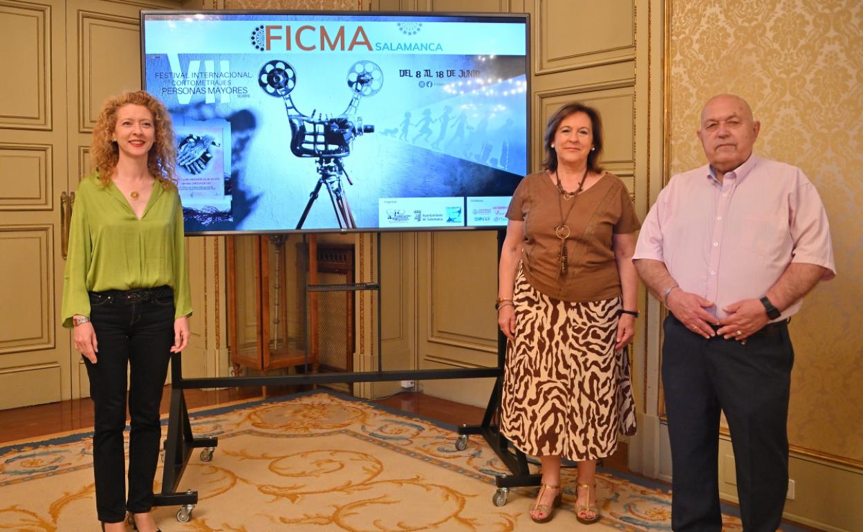 Participantes en la presentación.