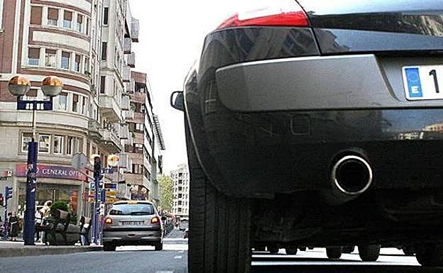 Cinco trucos para conducir dañando lo menos posible al medio ambiente