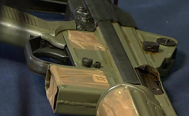 Una de las armas incautadas.