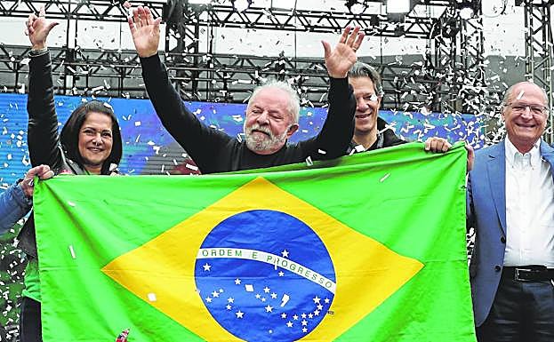 Brasil sangra en la contienda por el voto entre Bolsonaro y Lula