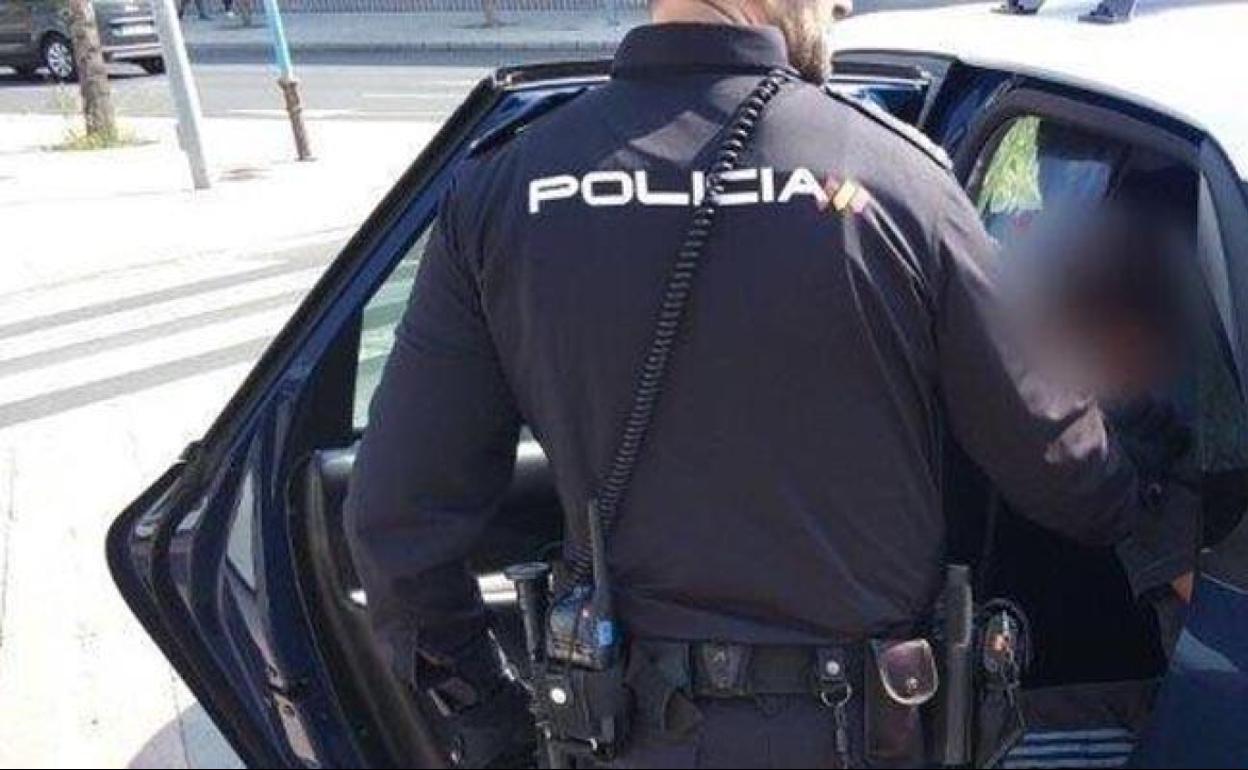 Imagen de archivo de una detención por parte de la Policía Nacional. 