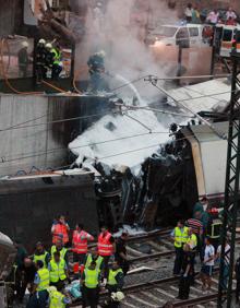 Imagen secundaria 2 - El Alvia accidentado en Angrois.