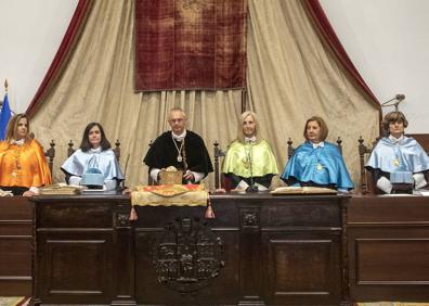 Imagen secundaria 1 - La Usal conmemora el centenario del doctorado honoris causa de Santa Teresa de Jesús