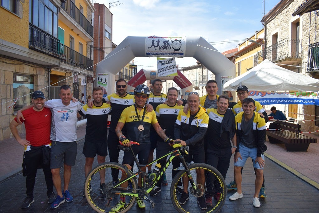 Imagen principal - Javier Manzano y Eva Domínguez ganan la prueba larga de la Marcha BTT Arribes Race