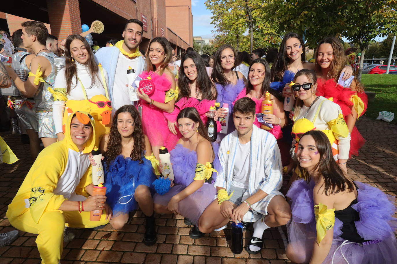 Fotos: Las fiestas de Medicina invaden el campus universitario