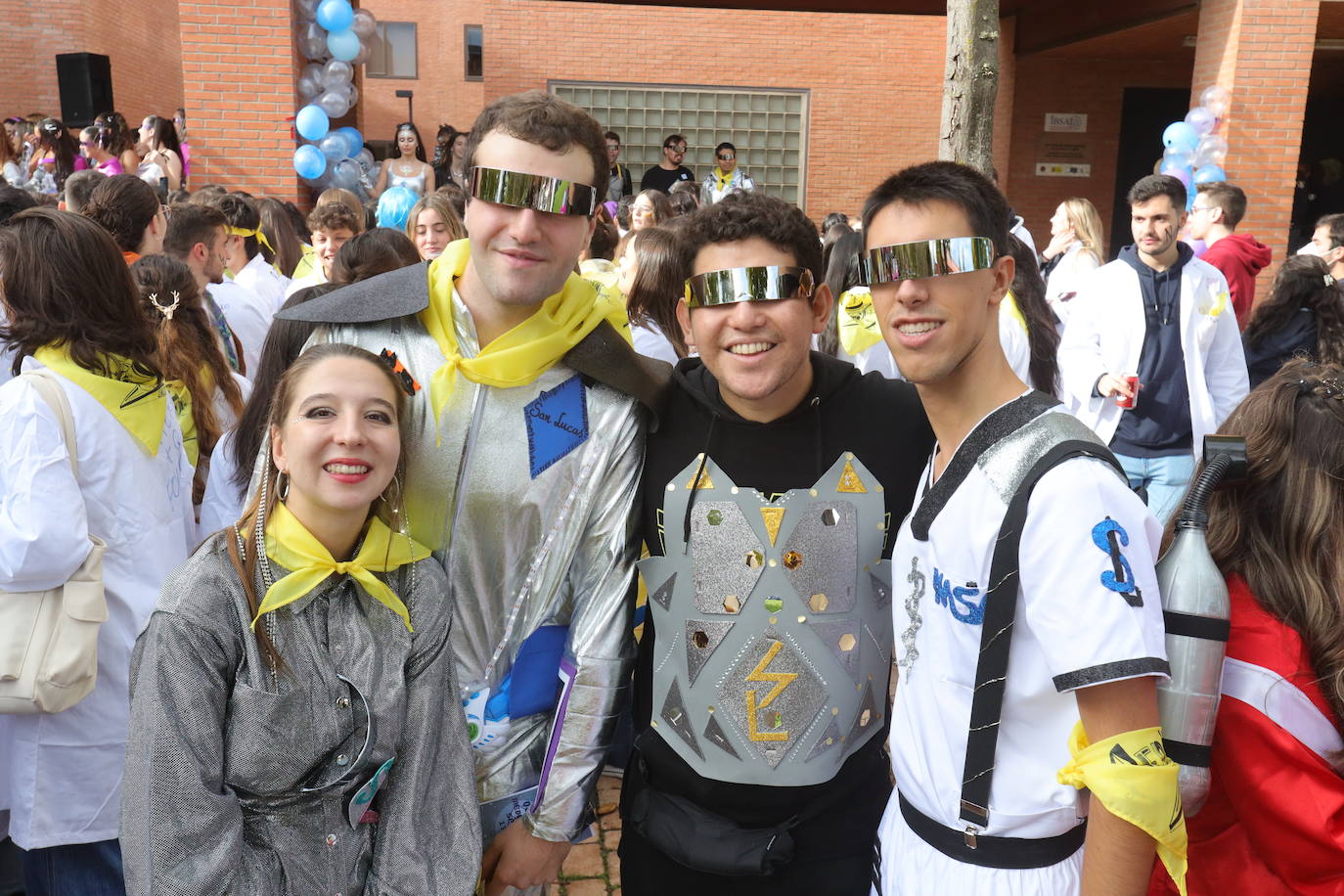Fotos: Las fiestas de Medicina invaden el campus universitario