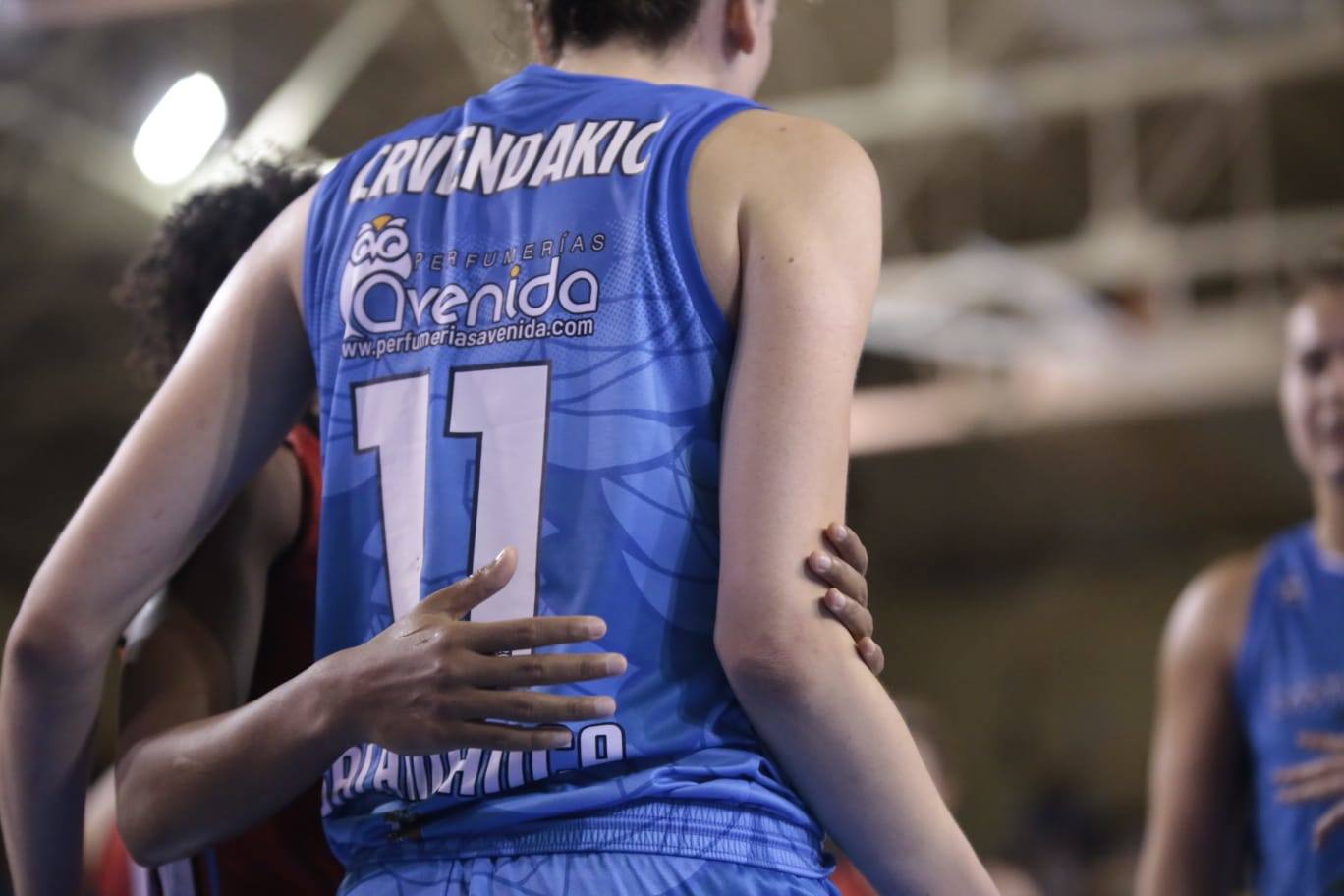 Fotos: Perfumerías Avenida aleja los fantasmas y sigue su crecimiento a costa de Bembibre