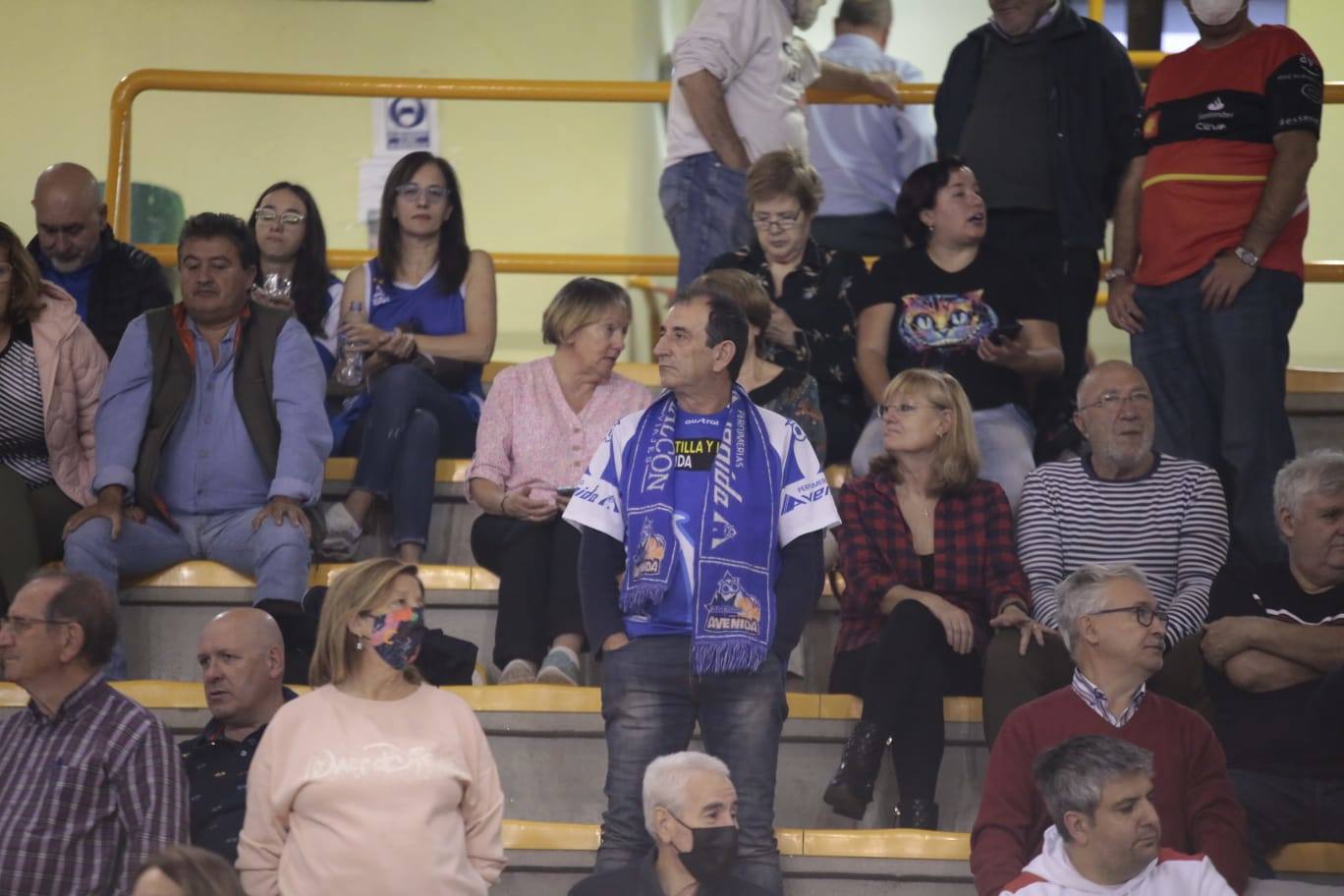 Fotos: Perfumerías Avenida aleja los fantasmas y sigue su crecimiento a costa de Bembibre