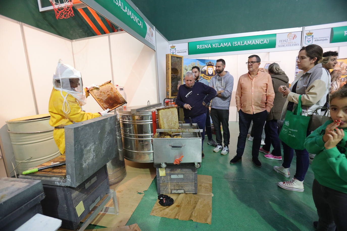 Fotos: Adeatejada celebra la X edición de la Feria de la Miel