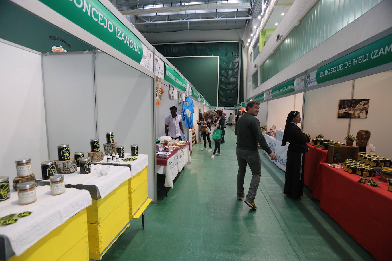 Fotos: Adeatejada celebra la X edición de la Feria de la Miel