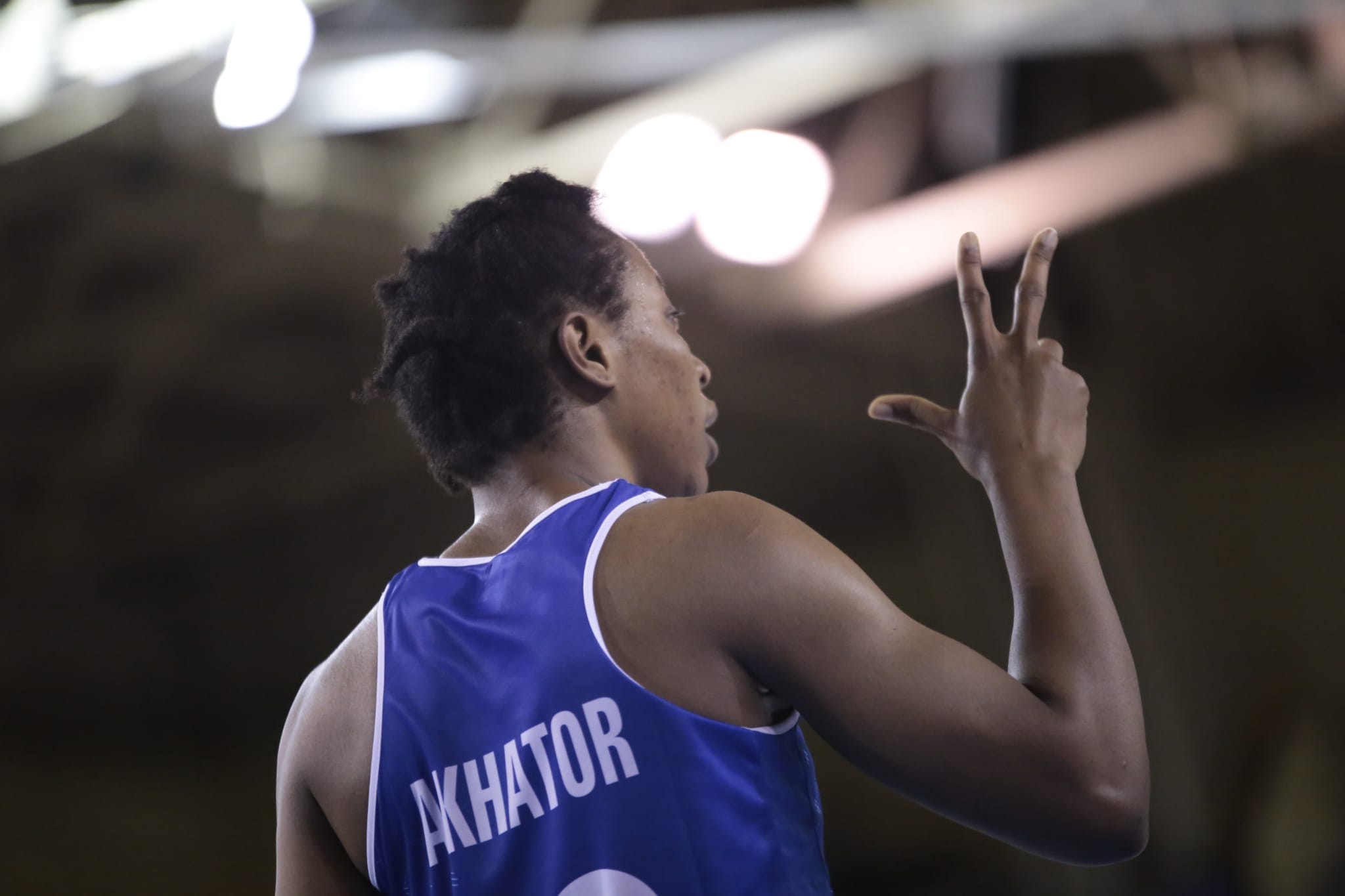 Fotos: Victoria para Perfumerías Avenida en un inicio inmaculado de la Euroliga