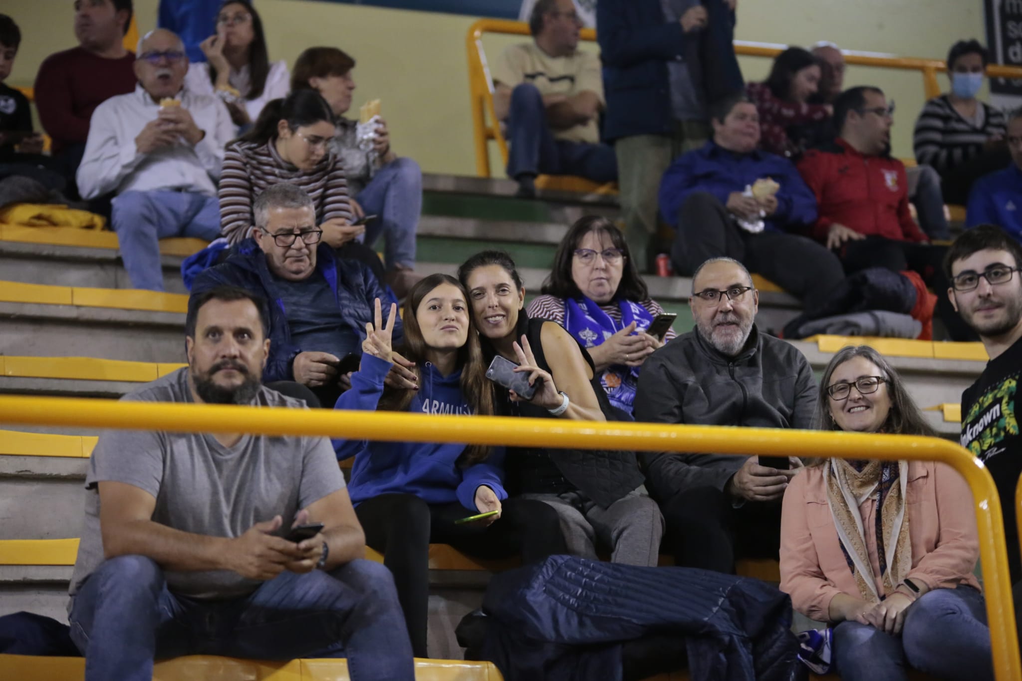 Fotos: Victoria para Perfumerías Avenida en un inicio inmaculado de la Euroliga