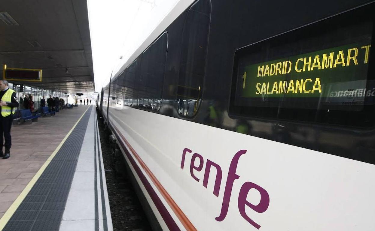 Un tren en la estación de Salamanca. 