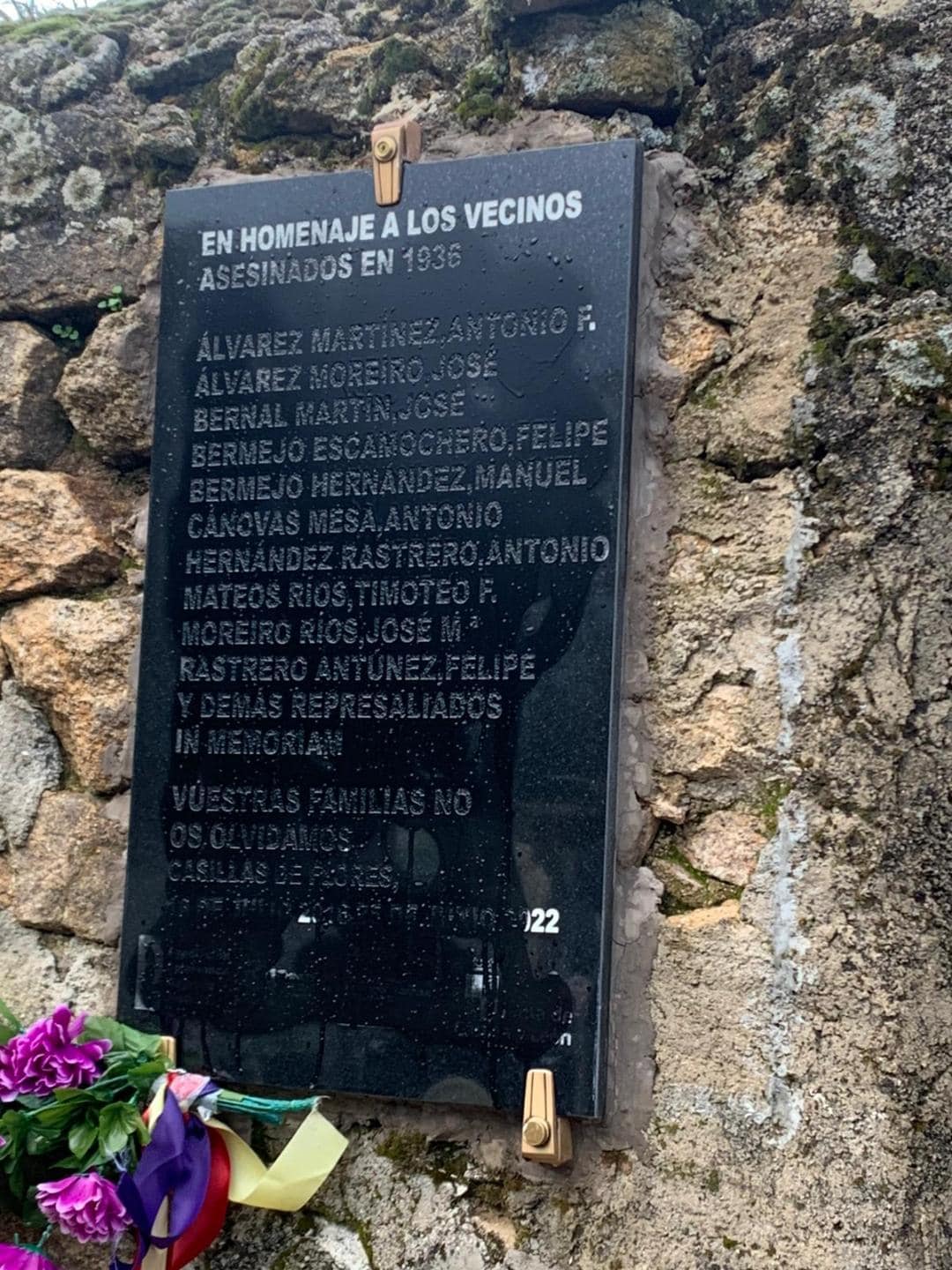 Vandalismo en el cementerio de Casillas de Flores