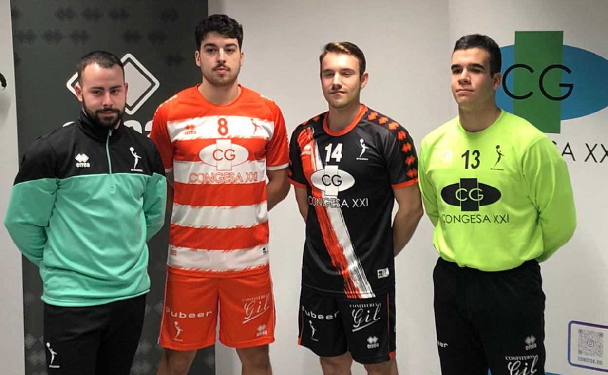 Las nuevas equipaciones del BM Salamanca. 