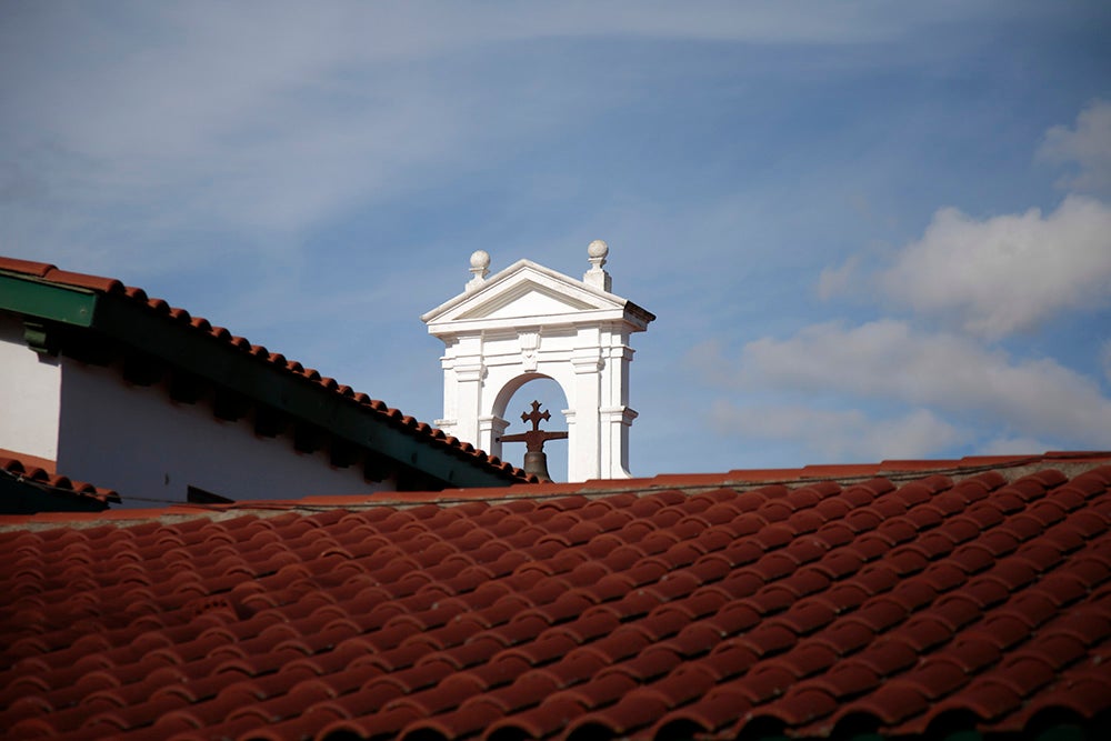 Campana del edifico principal del barrio.
