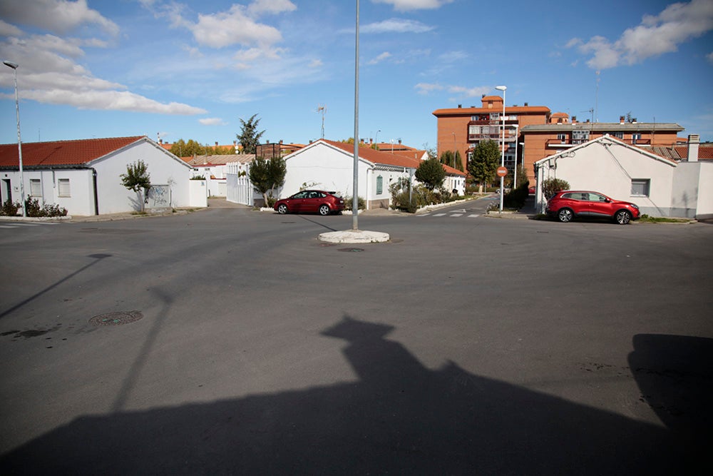 Al fondo, El barrio de El Tormes.