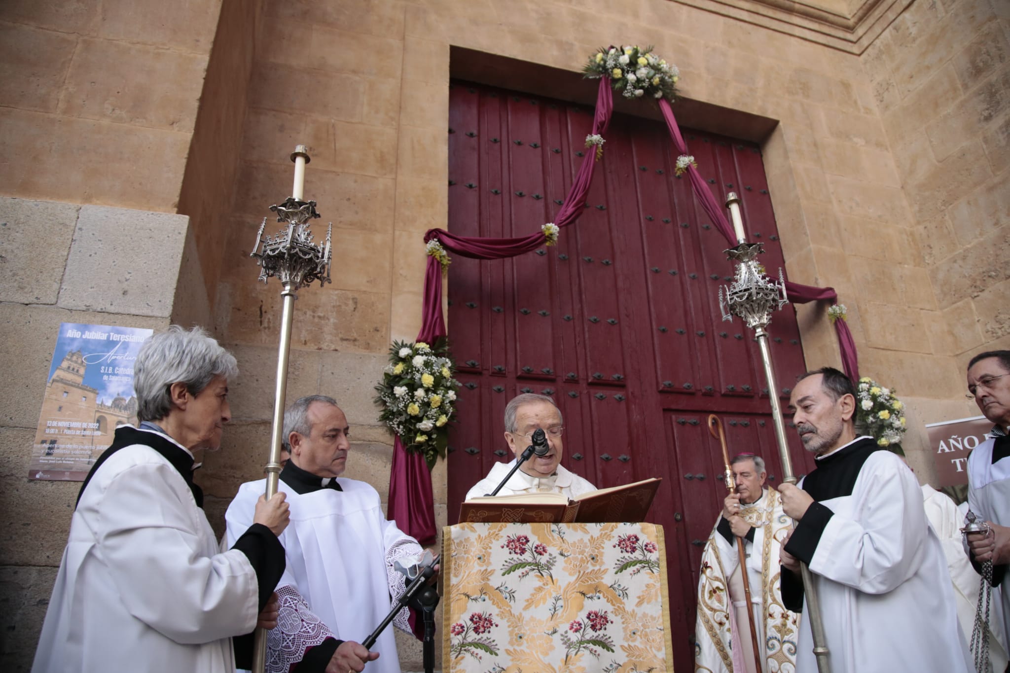 Fotos: Apertura de la puerta de Santa Lucía de la Catedral por el Año Jubilar Teresiano