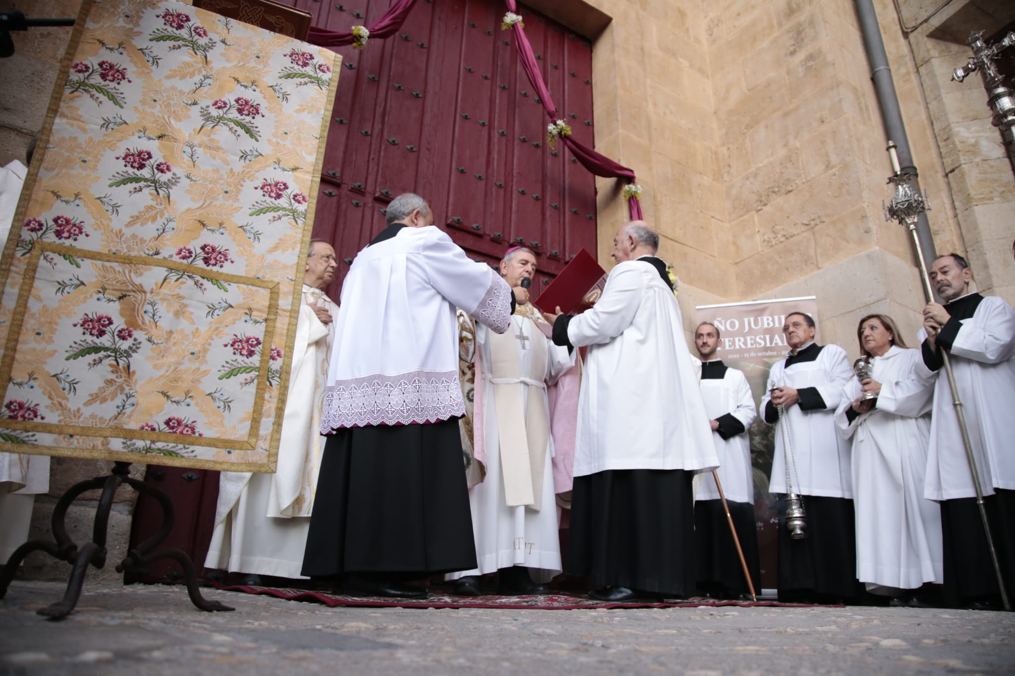 Fotos: Apertura de la puerta de Santa Lucía de la Catedral por el Año Jubilar Teresiano