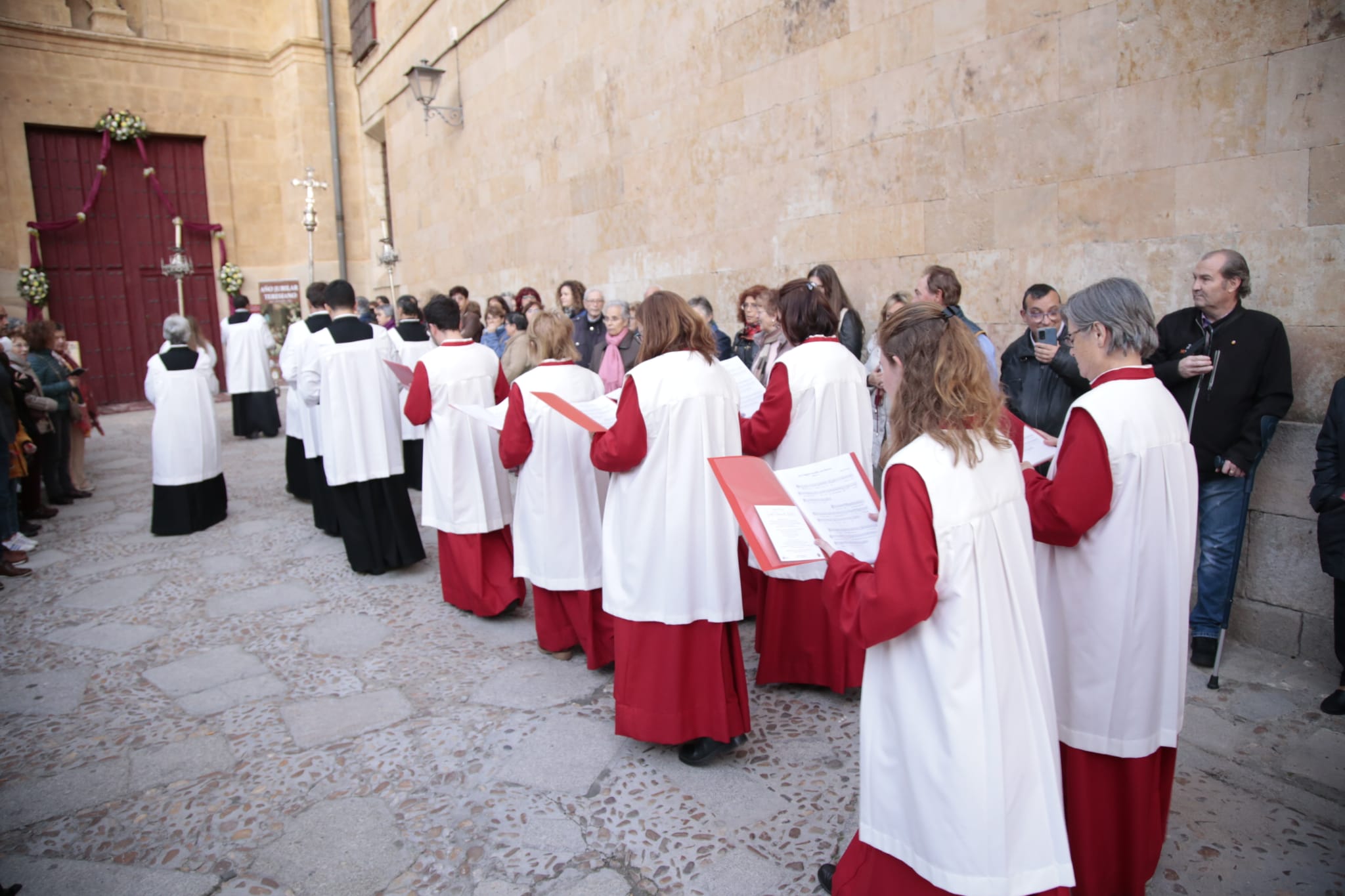 Fotos: Apertura de la puerta de Santa Lucía de la Catedral por el Año Jubilar Teresiano