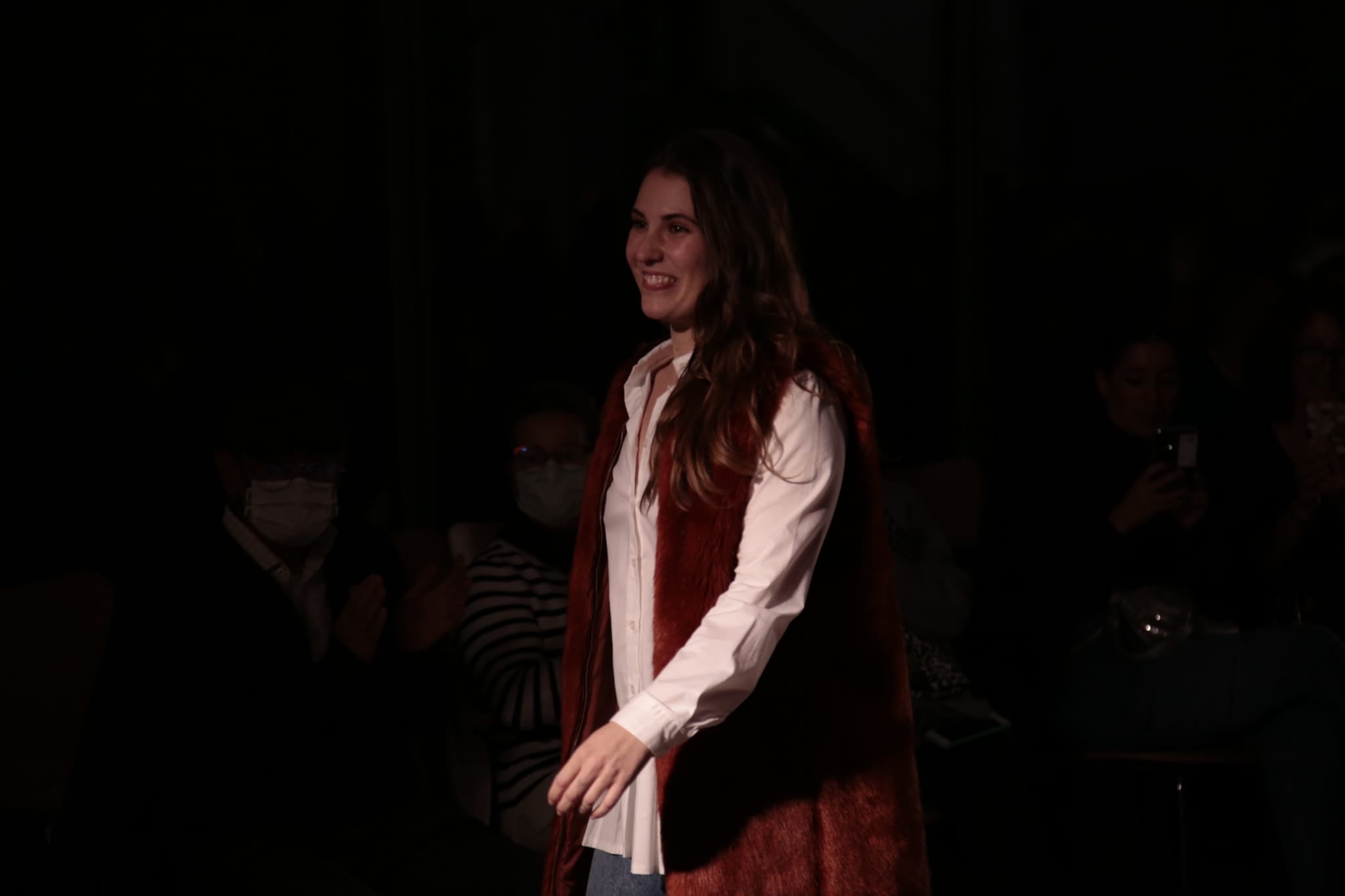 Fotos: Un desfile intergeneracional visibiliza la moda de segunda mano