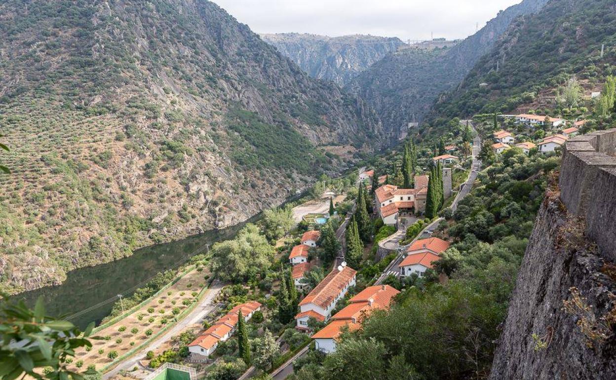 El poblado de Aldeadávila, convertido en resort turístico. 