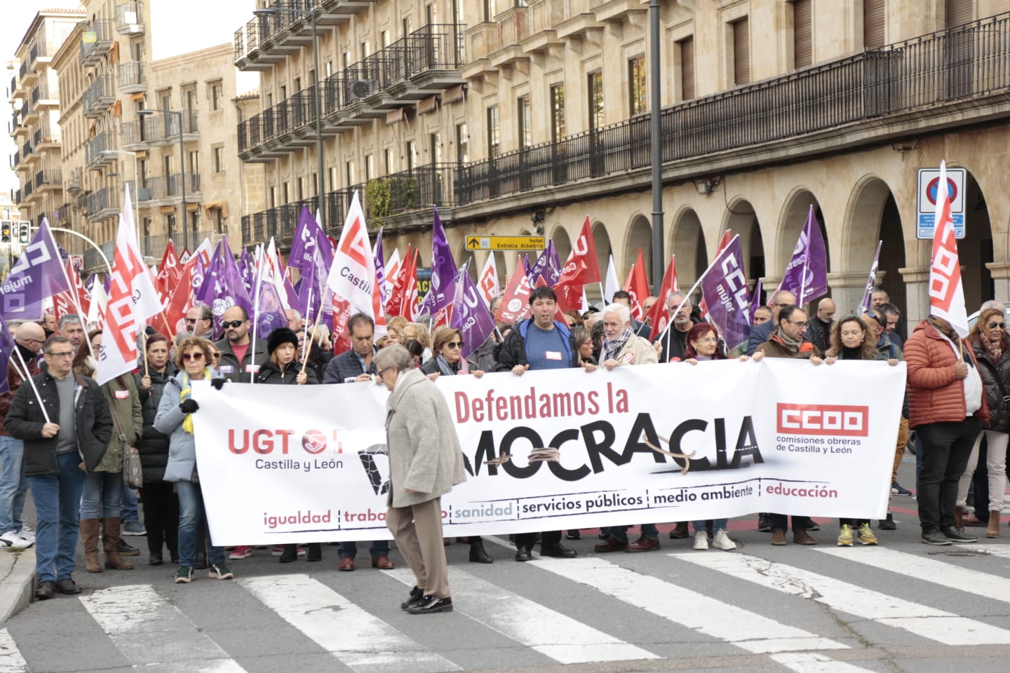 UGT y CCOO demandan a la Junta democracia. 
