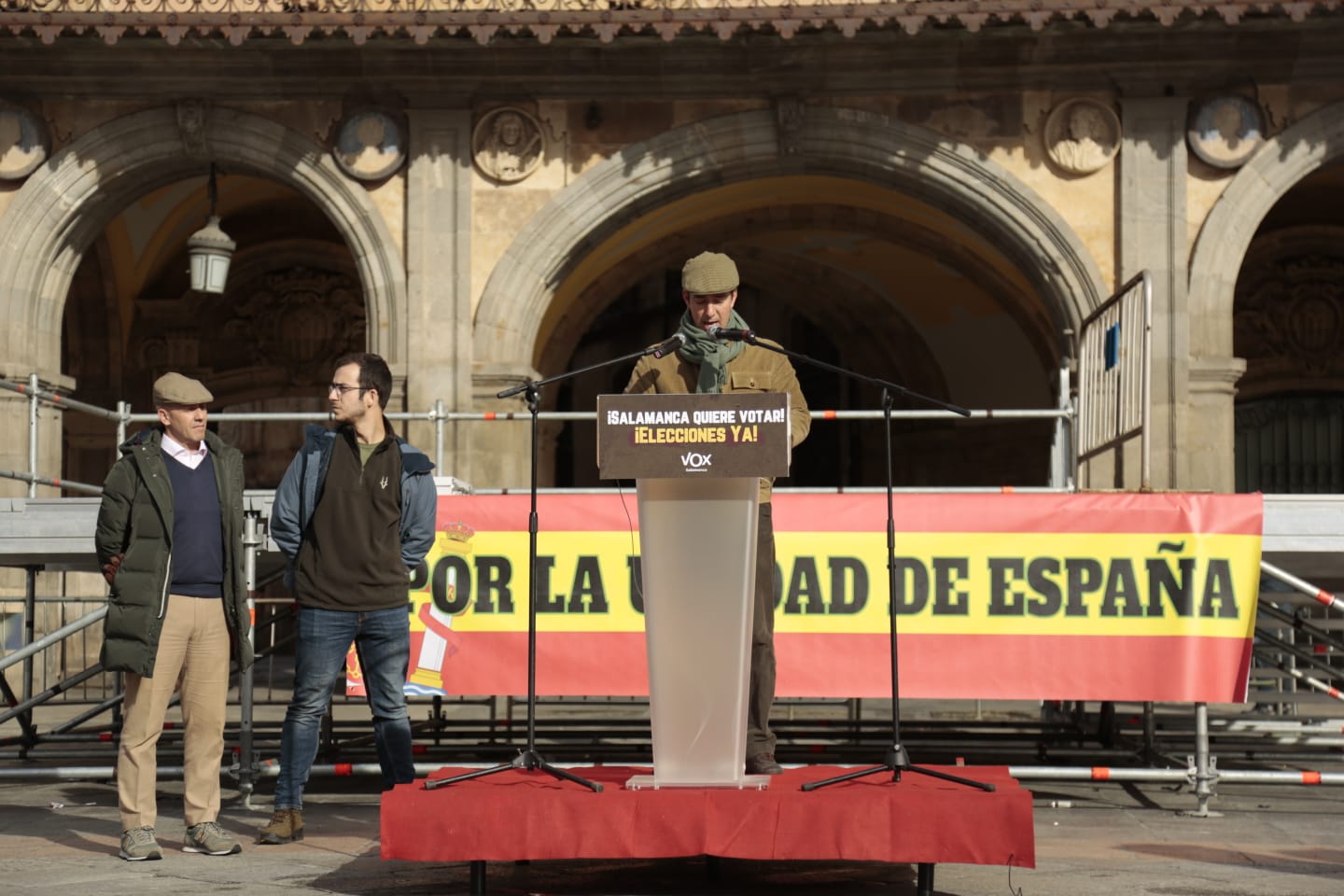 Vox exige la dimisión de Sánchez y pide nuevas elecciones. 