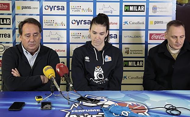 Imagen principal - Carleton: «Ser parte de un club tan grande como Avenida es una gran oportunidad»