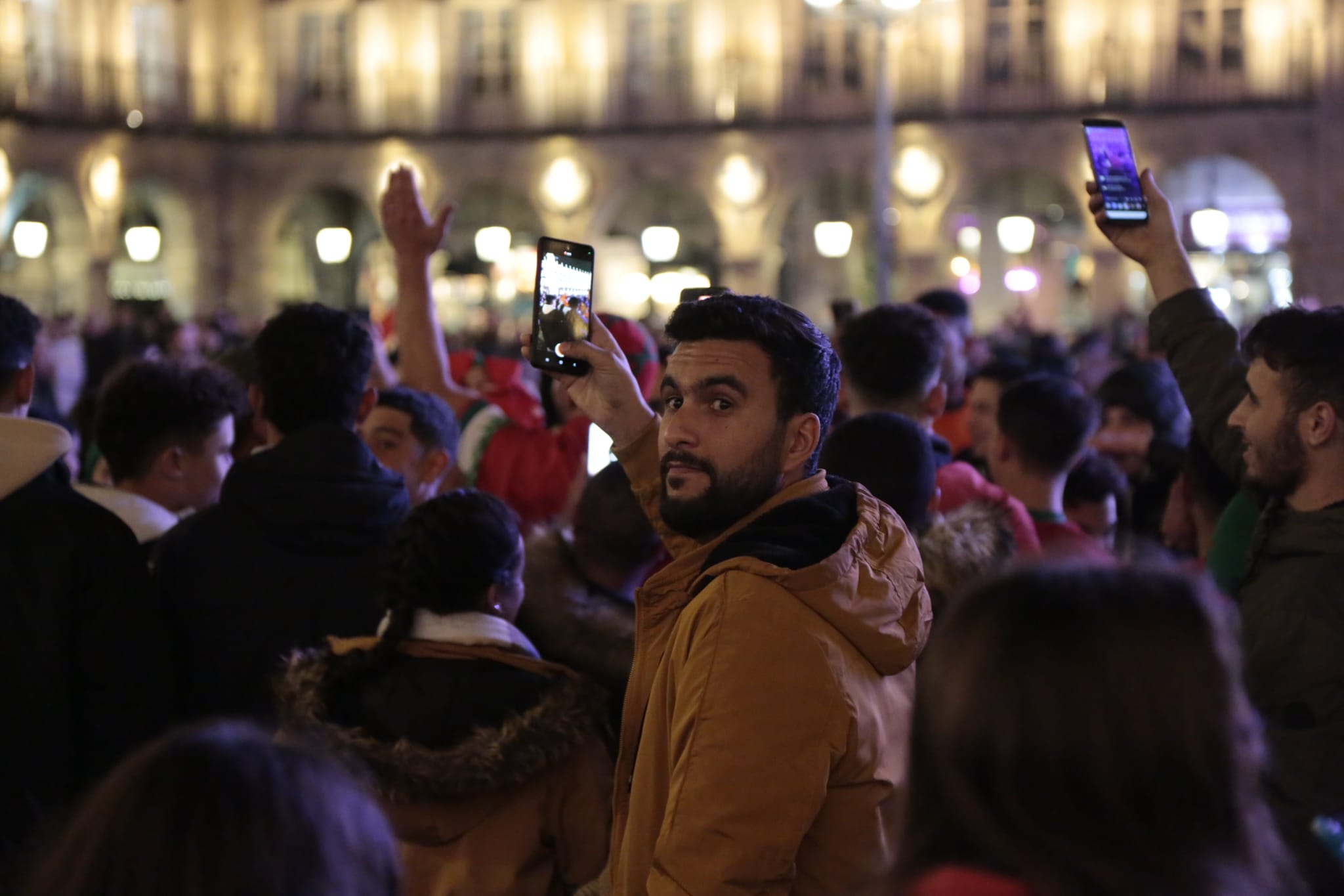 Fotos: La afición marroquí asentada en Salamanca celebra la victoria