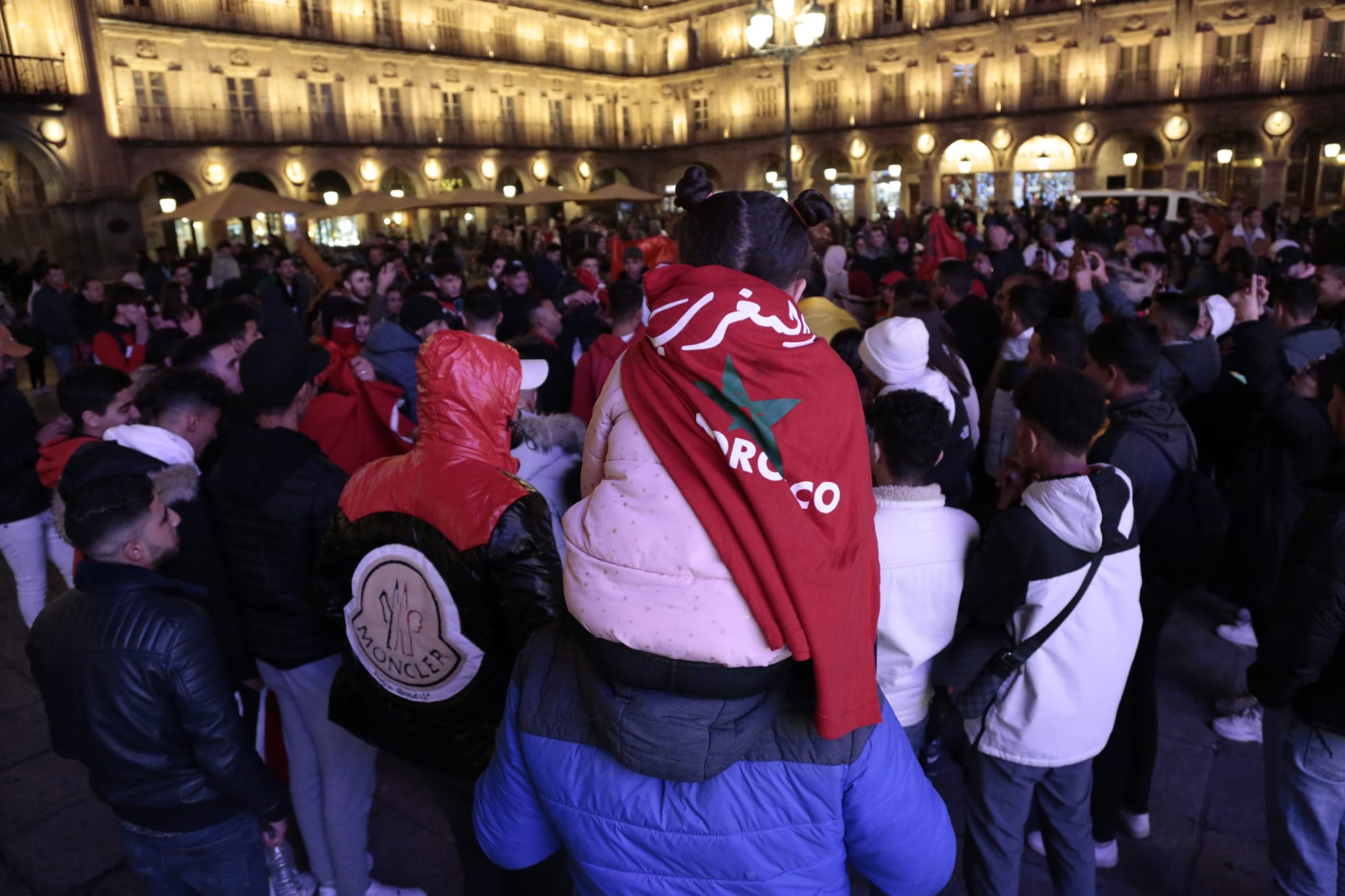Fotos: La afición marroquí asentada en Salamanca celebra la victoria
