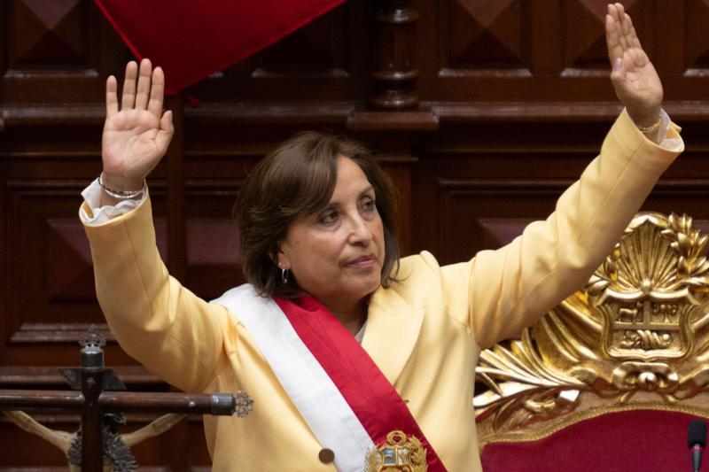 Dina Boluarte, tras recibir el mandato del Congreso para dirigir Perú.