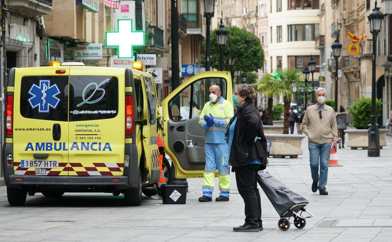 Una ambulancia de Emersan, en Salamanca. 