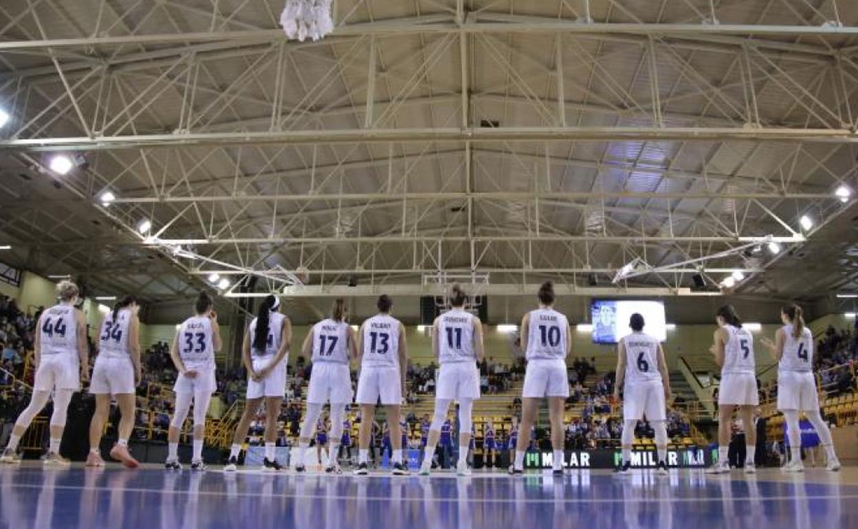Las jugadoras del Avenida antes de disputar un partido en el Würzburg.