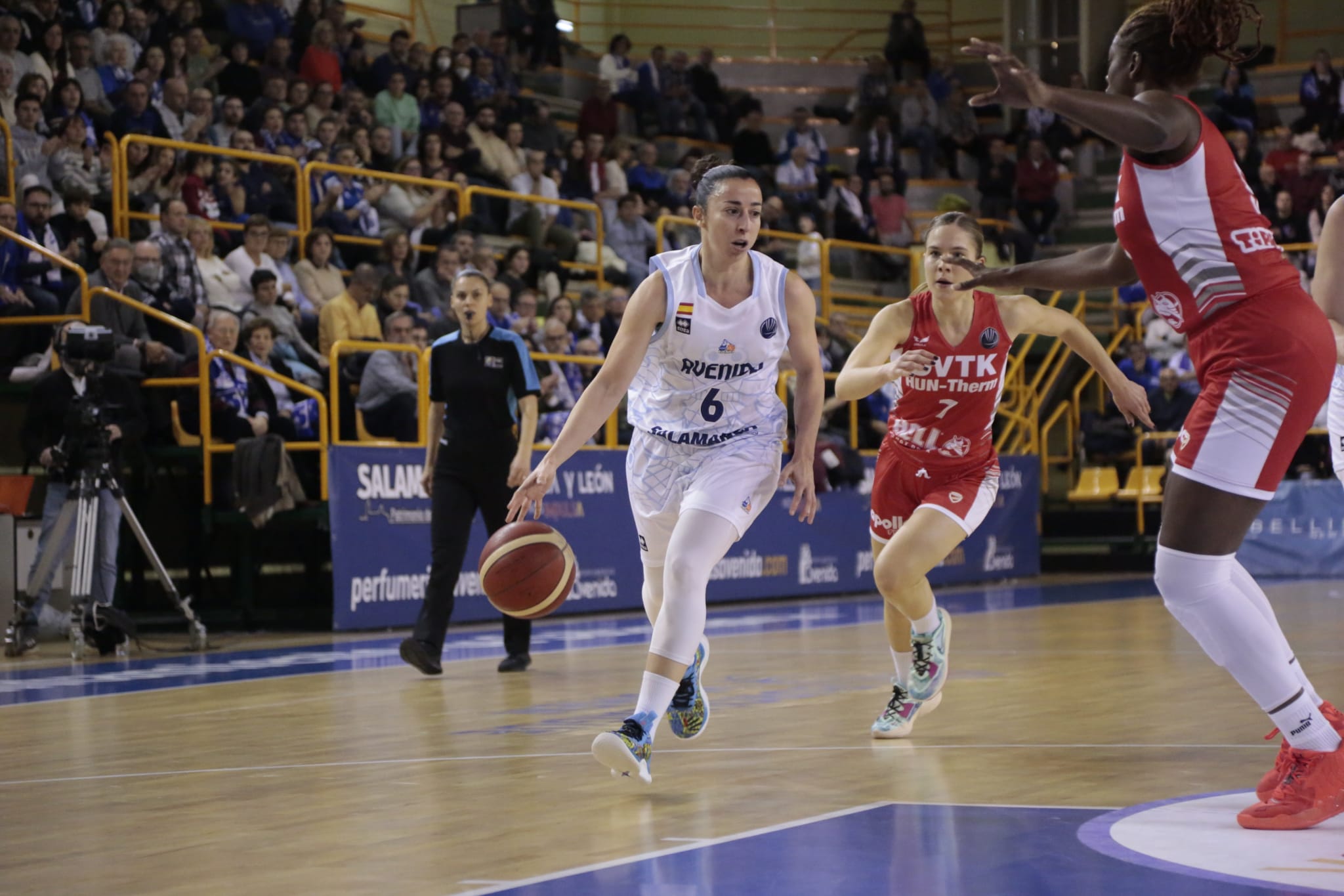 Fotos: Partido de Euroliga entre Avenida y DVTK