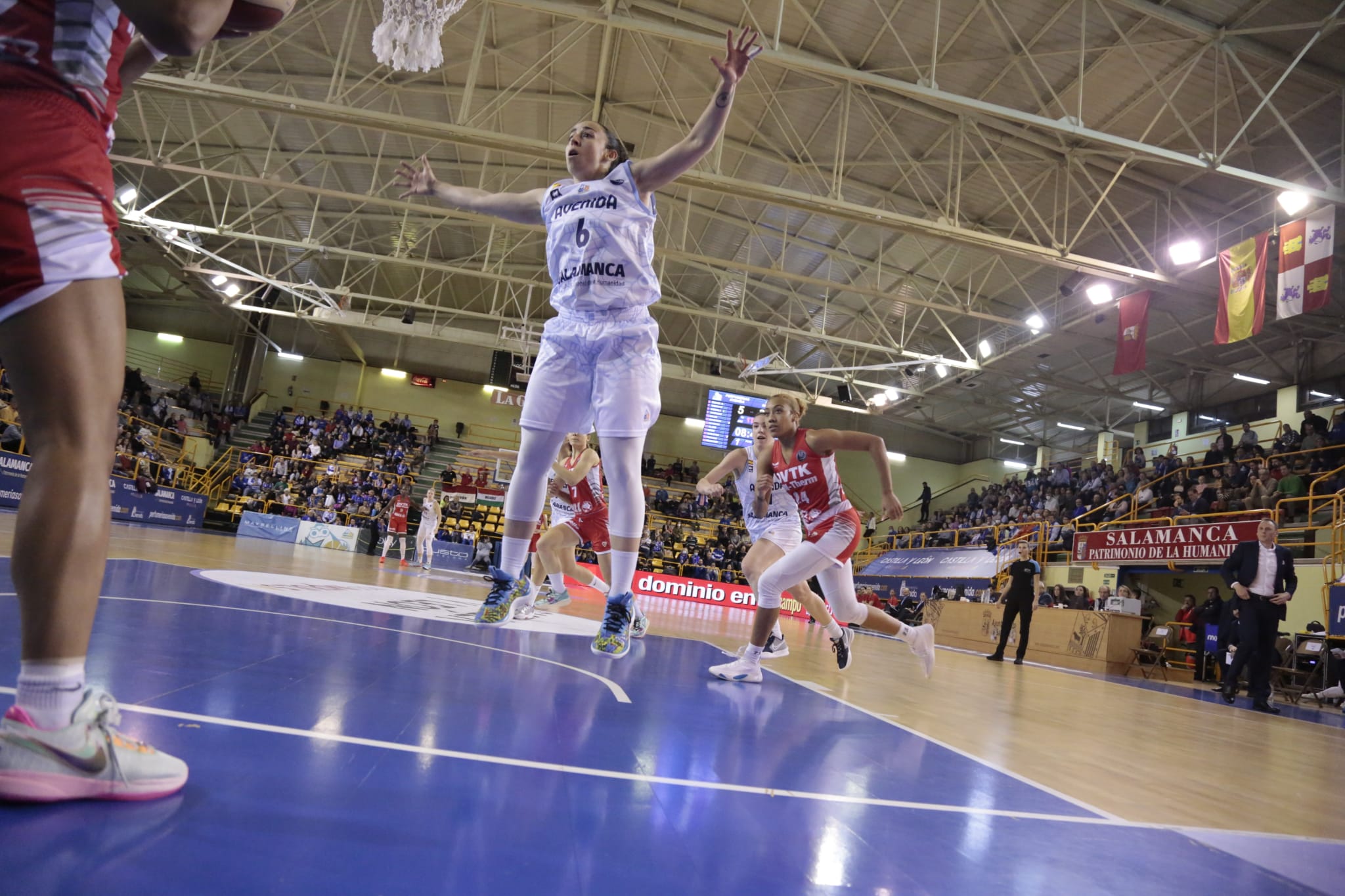 Fotos: Partido de Euroliga entre Avenida y DVTK