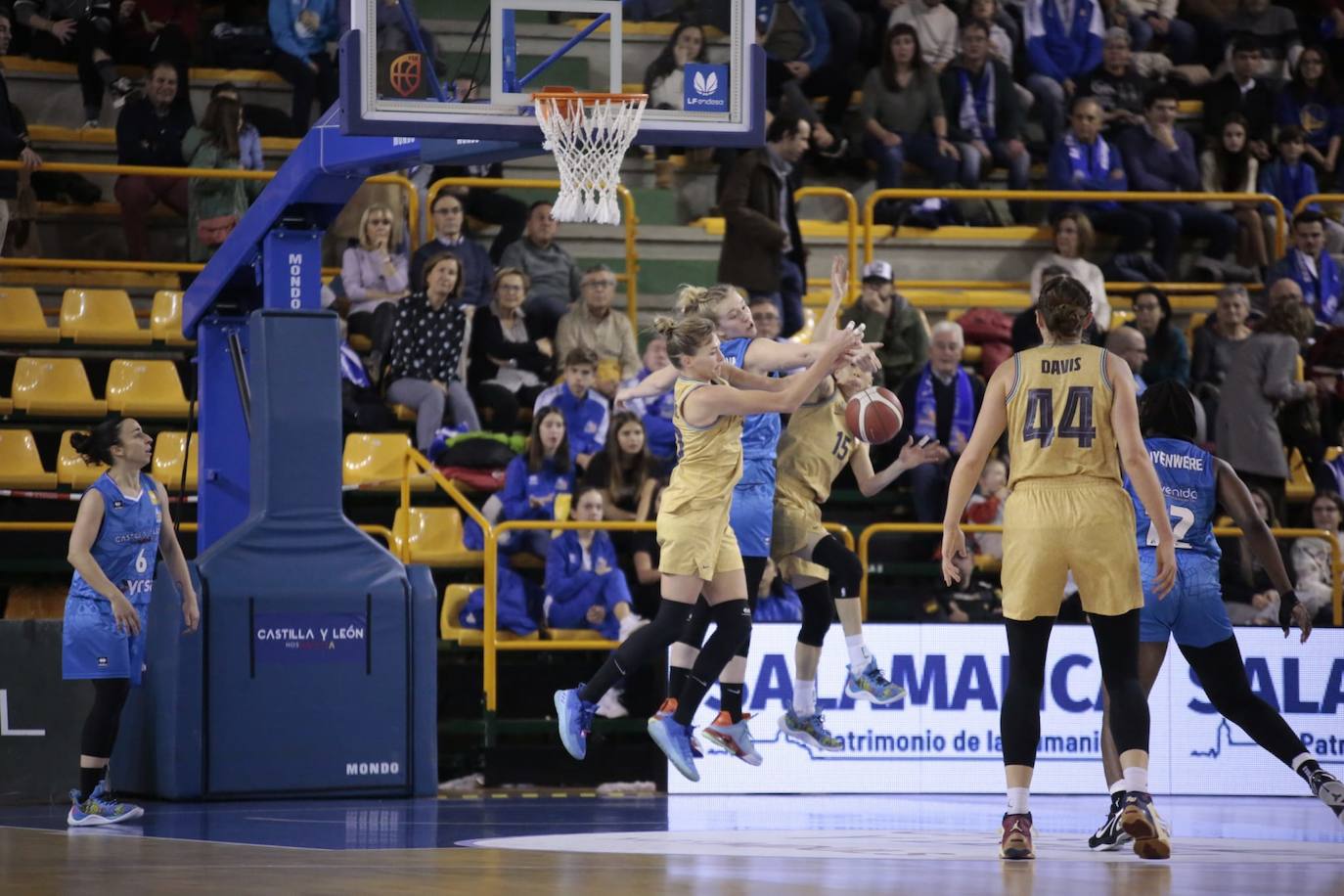 Fotos: CB Avenida-Barça CBS