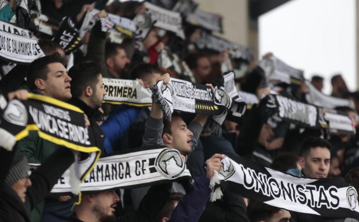 Seguidores de Unionistas en el último partido en casa. 