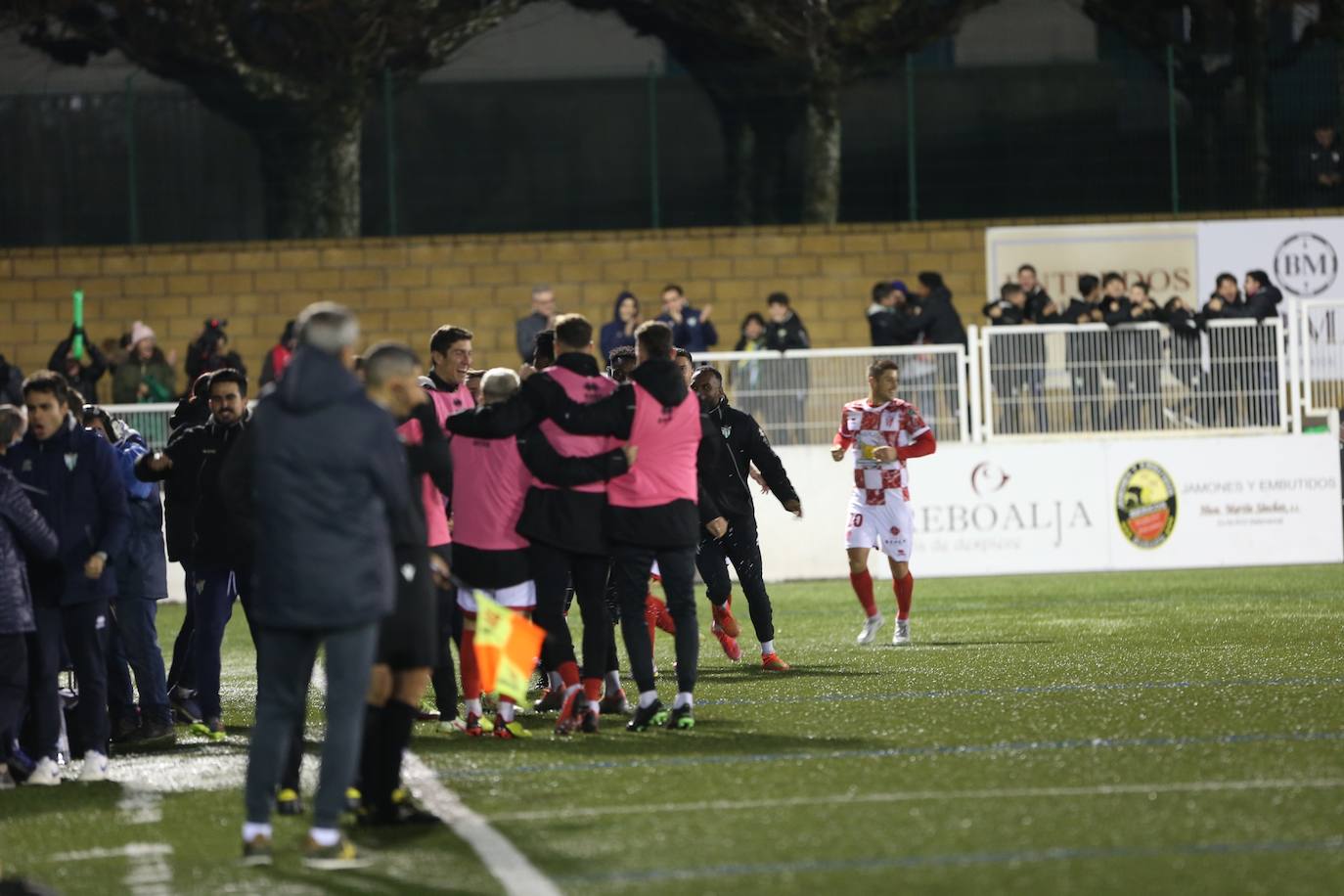 Fotos: Las mejores imágenes del CD Guijuelo-Villarreal de la Copa del Rey